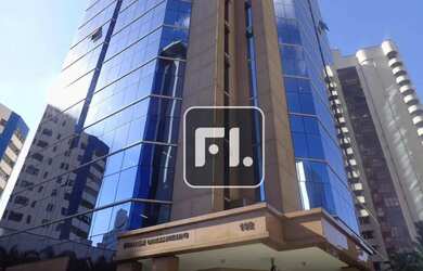 Imagem: O depósito possui 5 Vagas na garagem, 401m² de Área e está