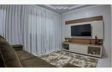 Imagem: A casa possui 5 Dormitórios, 4 Banheiros, 4 Vagas na garagem