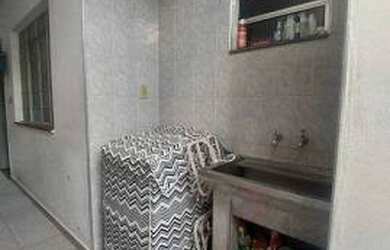 Imagem: A casa possui 3 Dormitórios, 2 Banheiros, 1 Vaga na garagem