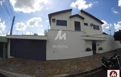 Imagem: O depósito possui 5 Vagas na garagem, 231m² de Área e está