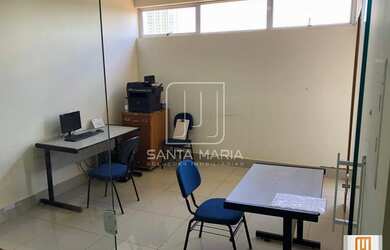 Imagem: O depósito possui 2 Vagas na garagem, 55m² de Área e está