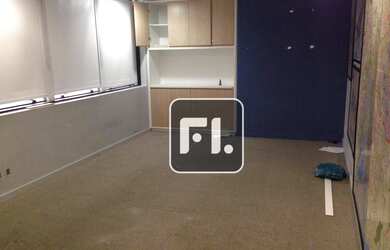 Imagem: O depósito possui 5 Vagas na garagem, 5.688m² de Área e