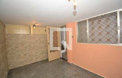 Imagem: A casa possui 2 Dormitórios, 2 Banheiros, 70m² de Área e