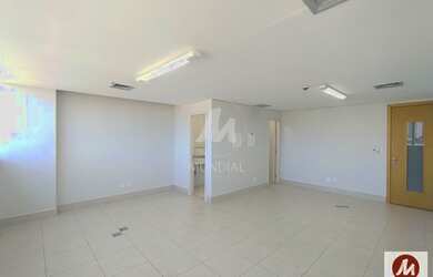 Imagem: O depósito possui 1 Vaga na garagem, 41m² de Área e está