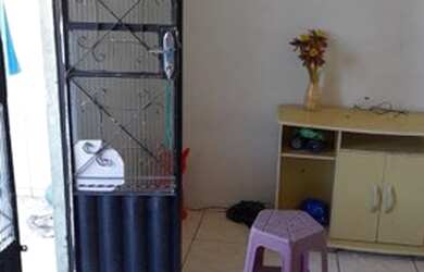 Imagem: A casa possui 2 Dormitórios e 1 Banheiro e está localizado