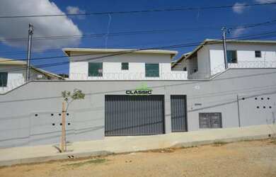 Imagem: A casa possui 2 Dormitórios, 2 Banheiros, 1 Vaga na garagem