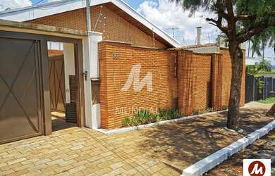 Imagem: O depósito possui 2 Vagas na garagem, 299m² de Área e está