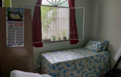 Imagem: A casa possui 2 Dormitórios, 1 Banheiro, 1 Vaga na garagem