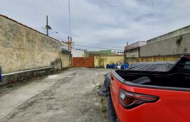 Imagem: O terreno possui 400m² de Área e está localizado em Vila