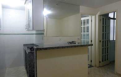 Imagem: O apartamento possui 1 Dormitório, 1 Banheiro, 30m² de Área