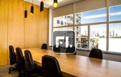 Imagem: O depósito possui 5 Vagas na garagem e 265m² de Área e está