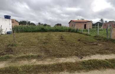 Imagem: O terreno possui 270m² de Área e está localizado em Sim