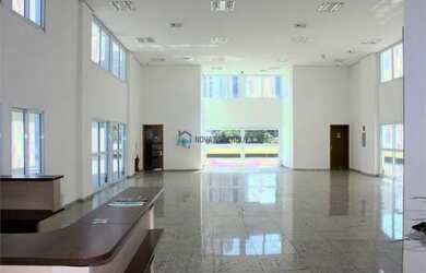 Imagem: O depósito possui 5 Vagas na garagem e 1432m² de Área e está