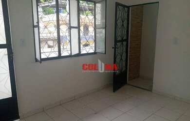 Imagem: A casa possui 2 Dormitórios, 1 Banheiro, 80m² de Área, Varanda