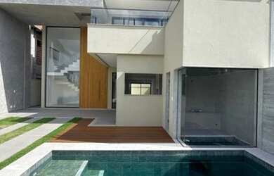 Imagem: A casa em condomínio possui 3 Dormitórios, 5 Banheiros, 3