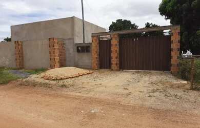 Imagem: A casa possui 2 Dormitórios, 1 Banheiro, 5 Vagas na garagem