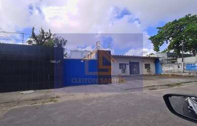 Imagem: A casa possui 5 Dormitórios, 3 Banheiros, 5 Vagas na garagem