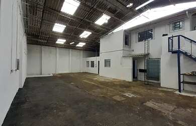 Imagem 8: Galpão/Depósito/Armazém para aluguel e venda tem 428 metros quadrados