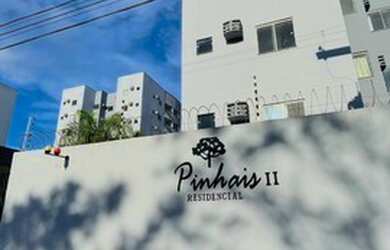 Imagem: O apartamento possui 3 Dormitórios, 1 Banheiro, 2 Vagas na