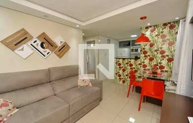 Imagem: O apartamento possui 2 Dormitórios, 1 Banheiro, 1 Vaga na garagem