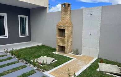 Imagem: A casa possui 2 Dormitórios, 1 Banheiro, 1 Vaga na garagem