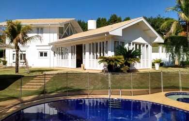 Imagem 1: Bela Casa com 5 suítes para Locação anual ou Venda no Condomínio Fazenda...