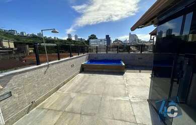 Imagem: O apartamento possui 4 Dormitórios, 1 Banheiro, 2 Vagas na