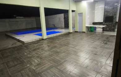 Imagem: A casa possui 1 Banheiro, 200m² de Área e está localizado