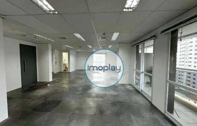 Imagem: O depósito possui 5 Vagas na garagem, 314m² de Área e está