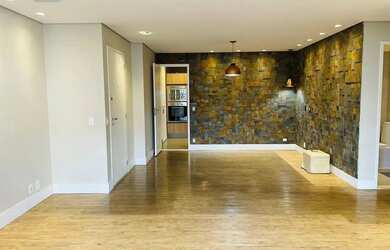 Imagem: O apartamento possui 4 Dormitórios, 3 Banheiros, 2 Vagas na