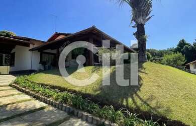 Imagem: A casa em condomínio possui 5 Dormitórios, 2 Banheiros, 4