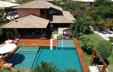 Imagem: A casa possui 5 Dormitórios, 5 Banheiros e 600m² de Área