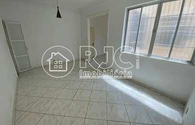 Imagem: O apartamento à venda possui 2 Dormitórios, 2 Banheiros e