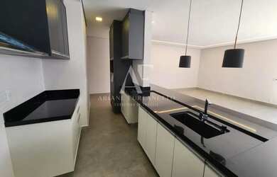 Imagem: A casa em condomínio possui 3 Dormitórios, 5 Banheiros, 2