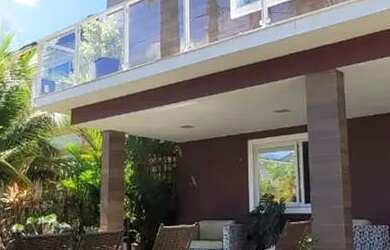 Imagem: A casa em condomínio possui 5 Dormitórios, 5 Banheiros, 2