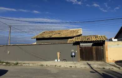 Imagem 2: Casa na 87 esquina meio terreno com piscina e churrasqueira