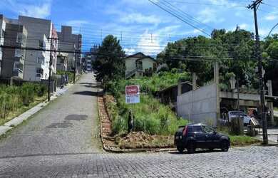 Imagem: O terreno possui 360m² de Área e está localizado em Vinhedos