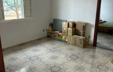 Imagem 12: C515 - Casa com três dormitórios sendo um suíte. Garagem para três carros ou mais...