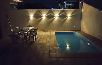 Imagem 1: Pertinho da PRAIA. Acomodam 12 pessoas, 5 Vagas na garageme3 Dormitórios