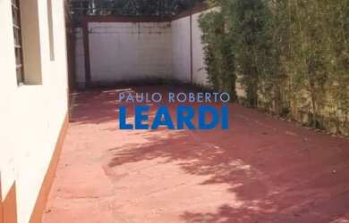 Imagem: O depósito possui 5 Vagas na garagem, 300m² de Área e está