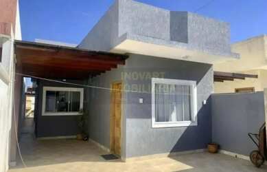 Imagem: A casa possui 3 Dormitórios, 1 Banheiro, 1 Vaga na garagem