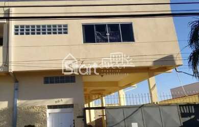 Imagem: O apartamento possui 2 Dormitórios, 1 Banheiro, 2 Vagas na