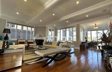 Imagem: A casa em condomínio possui 4 Dormitórios, 5 Banheiros, 4