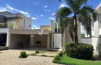 Imagem: A casa em condomínio possui 3 Dormitórios, 5 Banheiros, 2