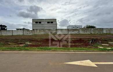 Imagem: O terreno possui 200m² de Área e está localizado em Santa