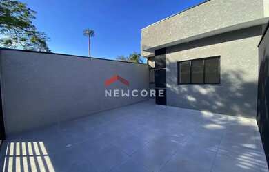 Imagem: A casa possui 2 Dormitórios, 1 Banheiro, 2 Vagas na garagem