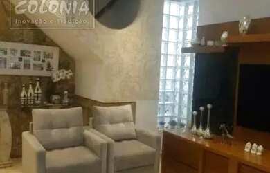 Imagem: A casa possui 3 Dormitórios, 3 Banheiros, 2 Vagas na garagem