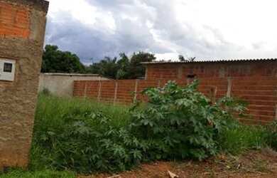 Imagem: O terreno possui 200m² de Área Privada e está localizado