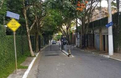 Imagem: O terreno possui 470m² de Área e está localizado em Jardim