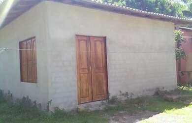 Imagem: A casa possui 2 Dormitórios, 2 Banheiros e está localizado